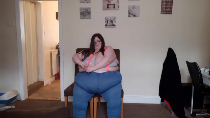 SSBBW IS SHE TOO FAT FOR CLOTHES??