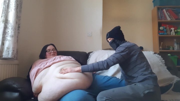 SSBBW BELLY SESSION WITH MY SLAVE