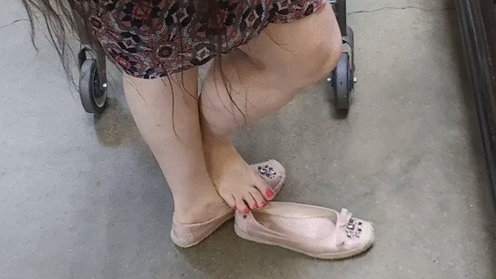 Sweaty Barefoot Shoeplay Adventure at the Grocery Store!