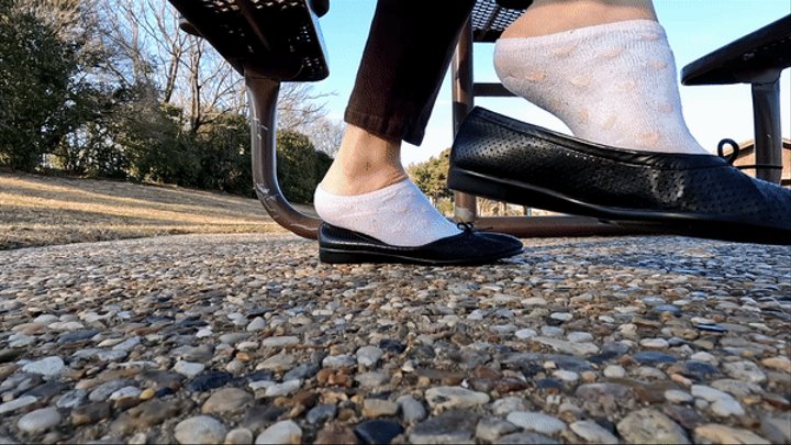 Candid shoeplay in flats and white socks showing filthy feet at the park