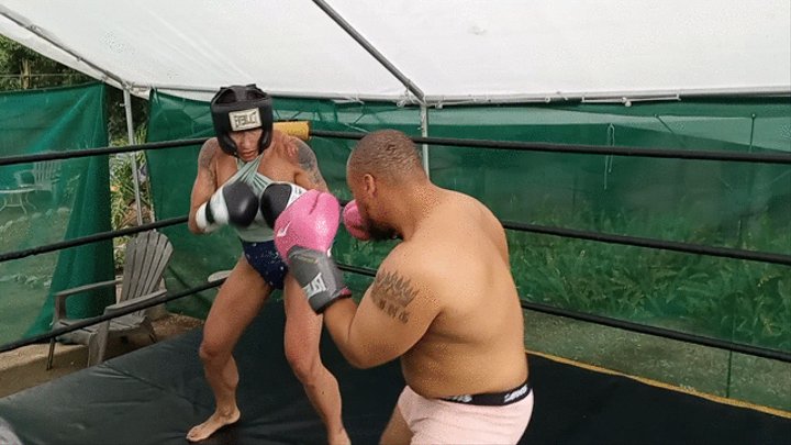 Luna Vs Danny  - Competive Boxing