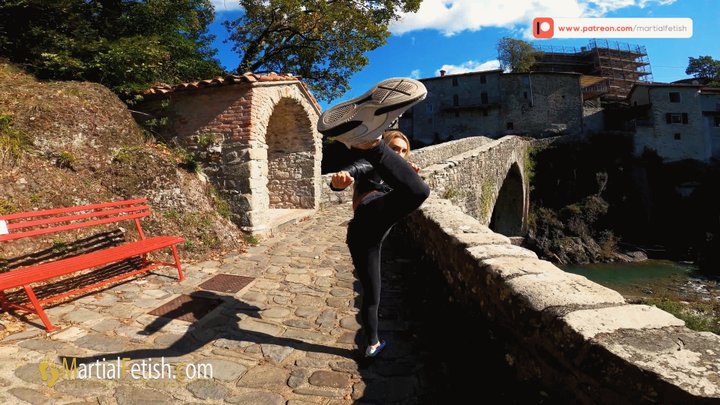 Olga outdoor casual selfdefense on the medioeval rock's bridge