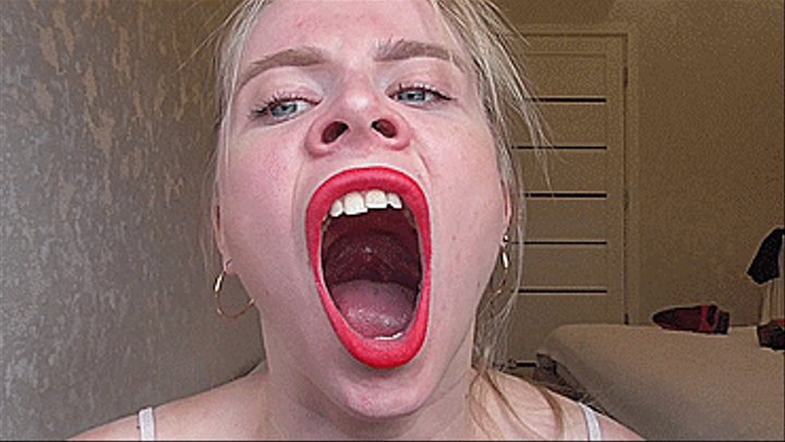 BIG MOUTH AND DEEP THROAT WITH RED LIPSTICK!AVI