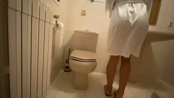 smoking in toilet with a lot of surprise 2