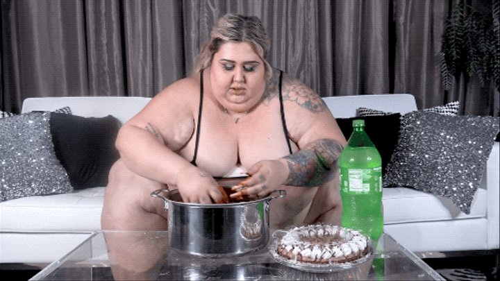 Ivy Davenport: Gluttony Unleashed - MP4 4k