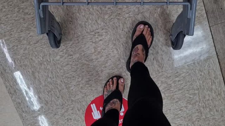 Giantess unaware Grocery Shopping  in Flip Flops Toe Ring and Anklet Foot Fetish Voyerism Walking and public shoeplay