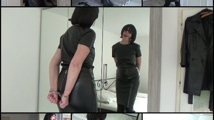Mature woman Angela in handcuffs and leather for you!