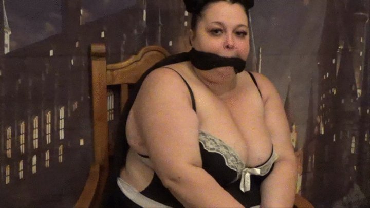 SexySignatureBBW Tied Up And Fed By A Powerful Wizard!